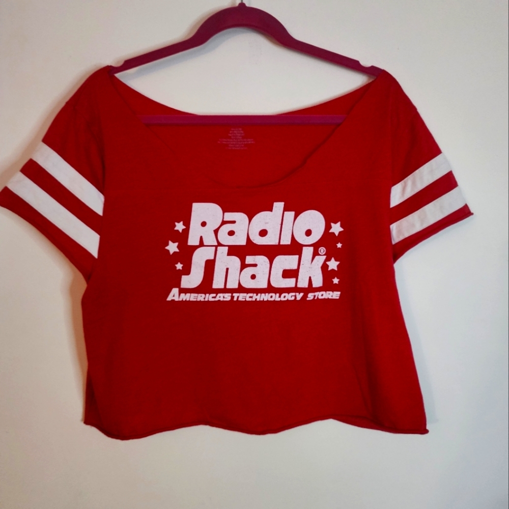 Vintage radio shack crop top xl. Slouch neck with ringer sleeves. Soo retro.
